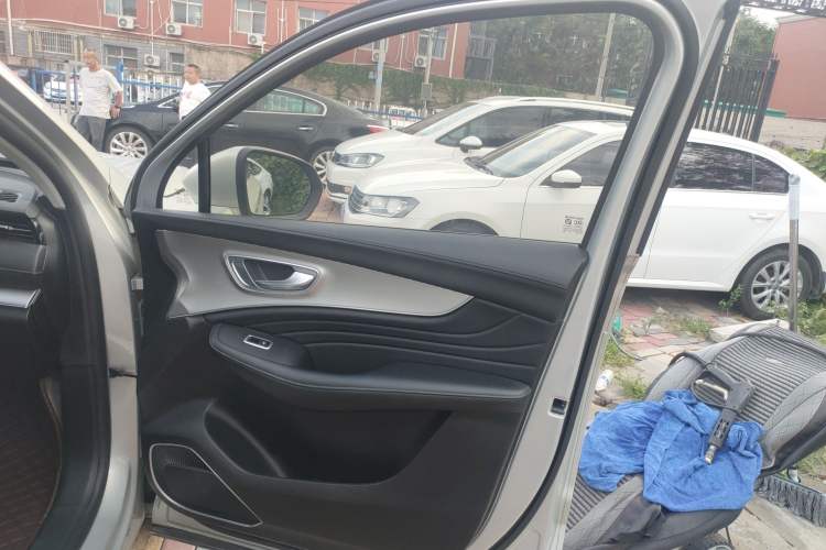 Used Roewe RX5 MAX 2019 400TGI Automatic 4G Connect Luxury Edition Right Front Door Interior