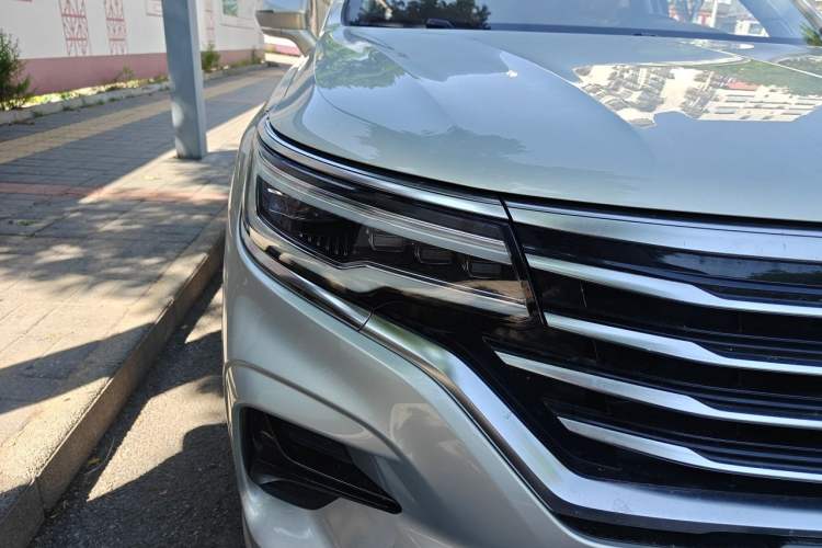 Used Roewe RX5 MAX 2019 300TGI Automatic 4G Connect Luxury Edition Right Front Headlight
