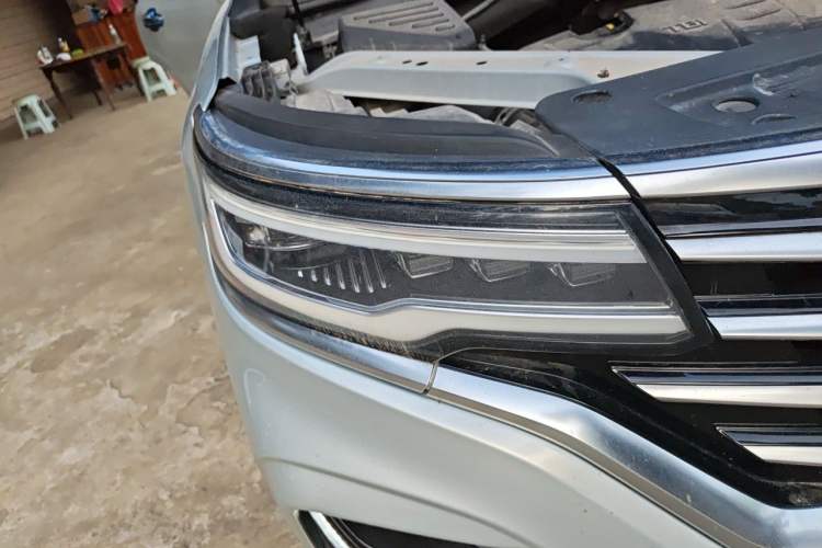Used Roewe RX5 MAX 2019 300TGI Automatic 4G Connect Luxury Edition Right Front Headlight