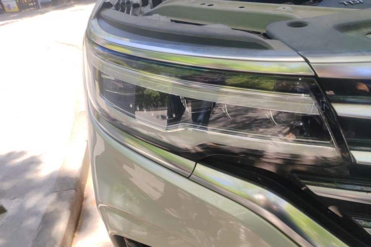 Used Roewe RX5 MAX 2019 300TGI Automatic Intelligent Driving Health Cabin Edition Right Front Headlight