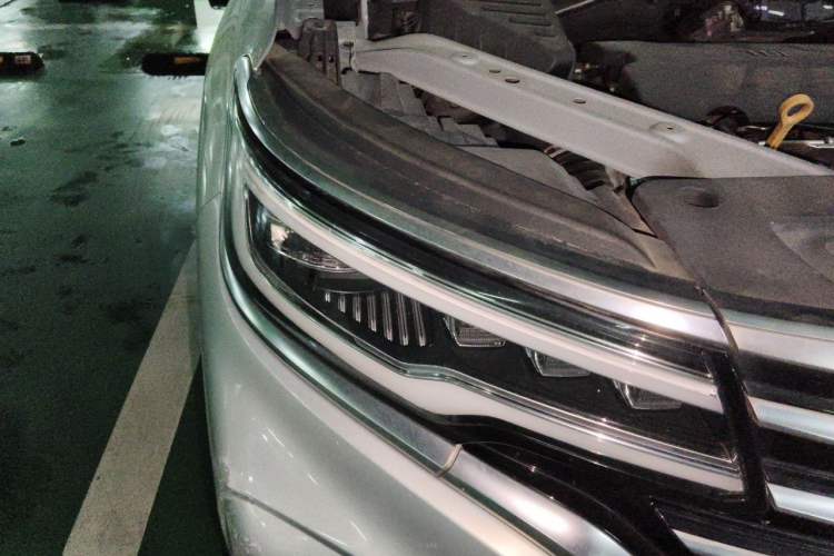Used Roewe RX5 MAX 2019 400TGI Automatic Smart Cabin Luxury Edition Right Front Headlight