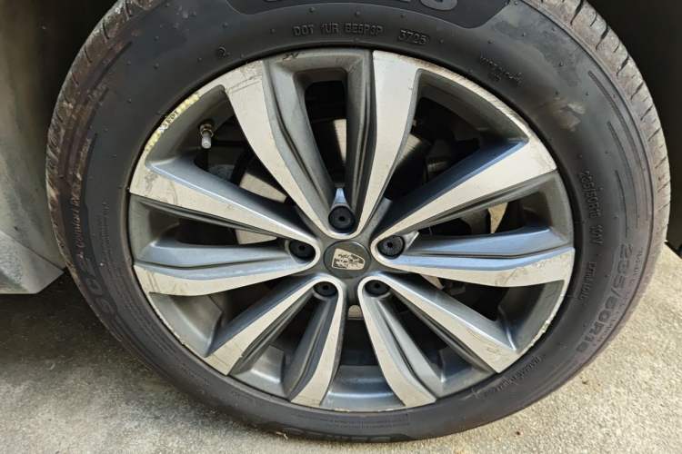 Used Roewe RX5 MAX 2019 300TGI Automatic 4G Connect Luxury Edition Right Front Wheel Hub