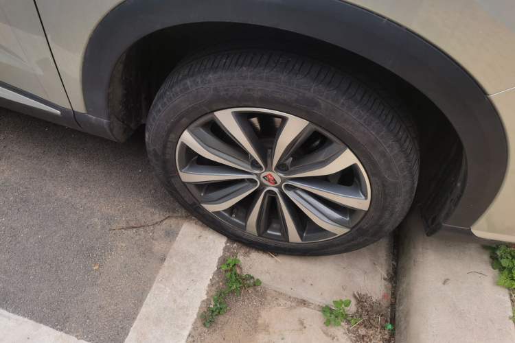 Used Roewe RX5 MAX 2019 300TGI Automatic 4G Connect Luxury Edition Right Front Wheel Hub
