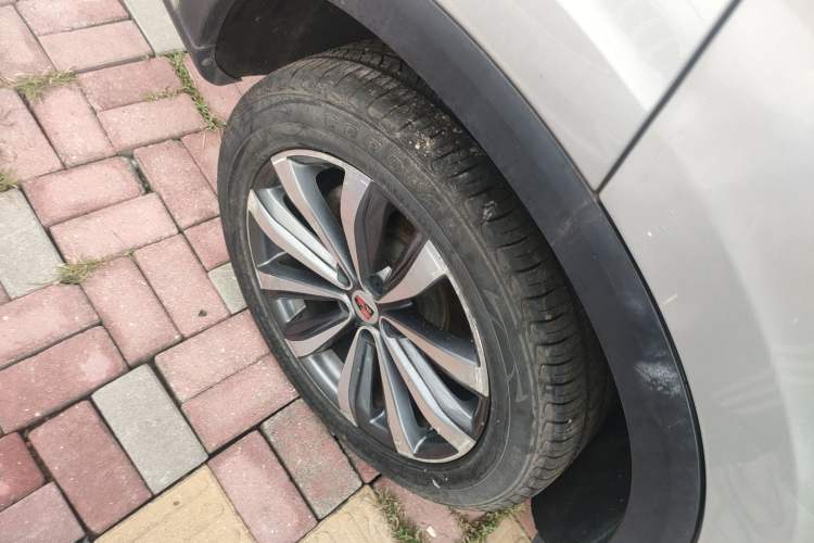 Used Roewe RX5 MAX 2019 400TGI Automatic 4G Connect Luxury Edition Right Rear Wheel Hub