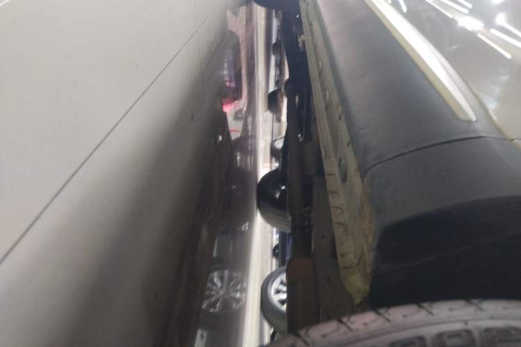 Used Roewe RX5 MAX 2019 300TGI Automatic 4G Connect Luxury Edition Right Side Sill