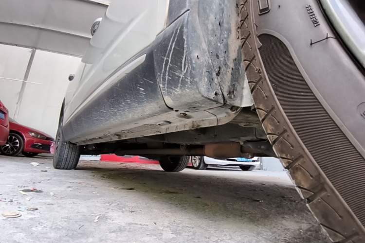 Used Roewe RX5 MAX 2019 300TGI Automatic 4G Connect Luxury Edition Right Side Sill