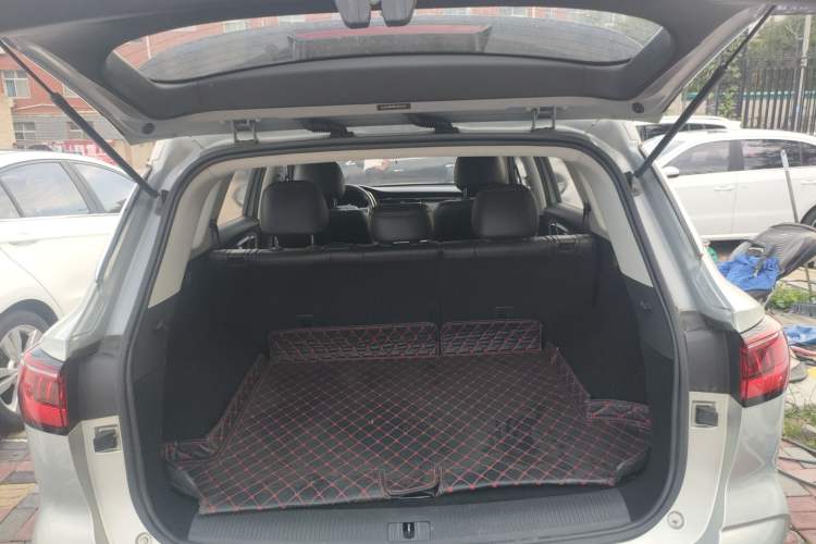 Used Roewe RX5 MAX 2019 400TGI Automatic 4G Connect Luxury Edition Trunk