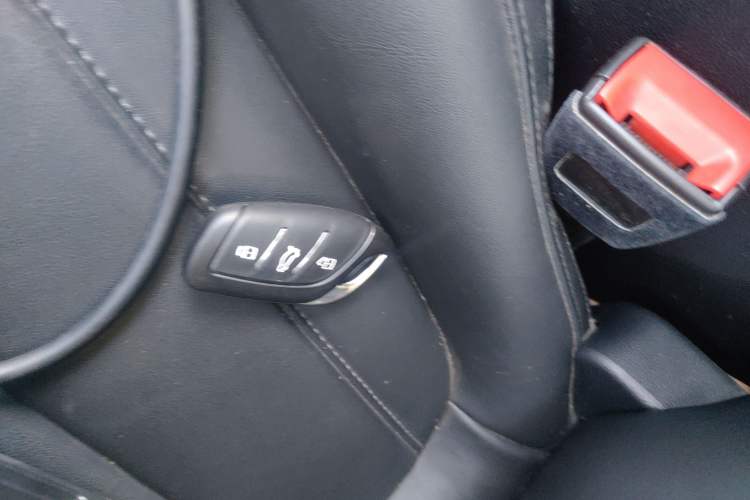 Used Roewe RX5 MAX 2019 400TGI Automatic 4G Connect Luxury Edition Vehicle Key