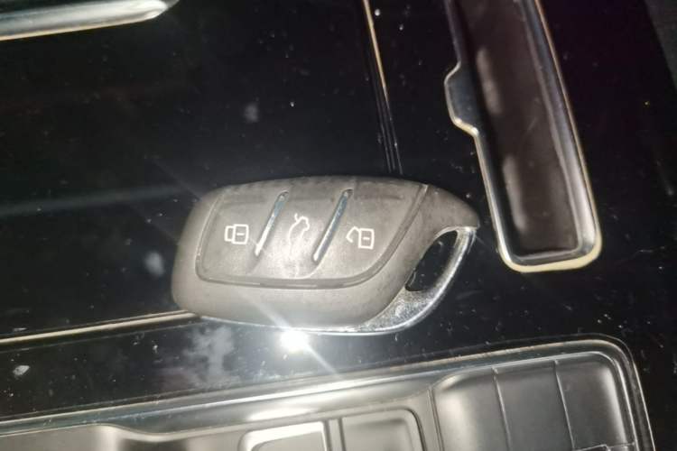 Used Roewe RX5 MAX 2019 300TGI Automatic Smart Cabin Luxury Edition Vehicle Key