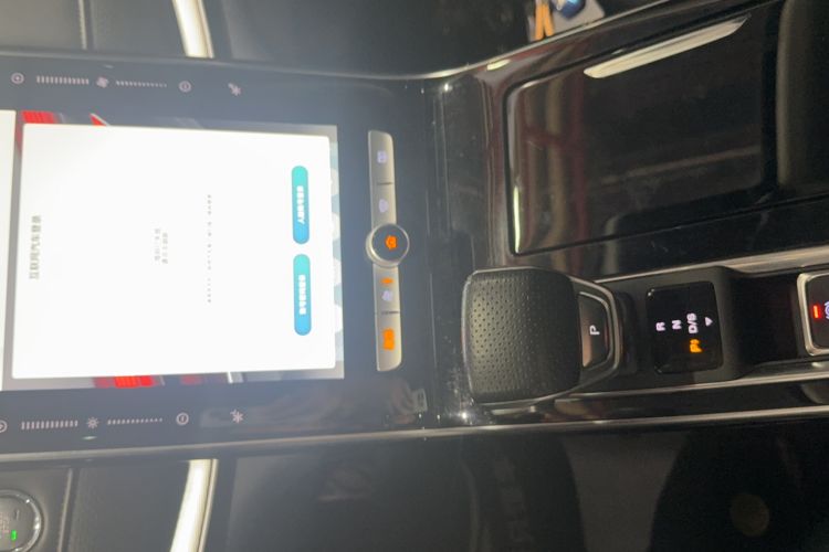 Used Roewe RX5 MAX 2021 Supreme Series 400TGI Automatic Smart Cabin Prestige Edition Audio And AC Panel