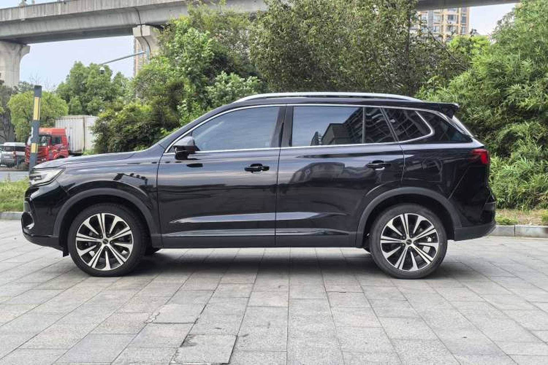 Used Roewe RX5 MAX 2021 Supreme Series 400TGI Automatic Luxury Cabin Edition Exterior 3