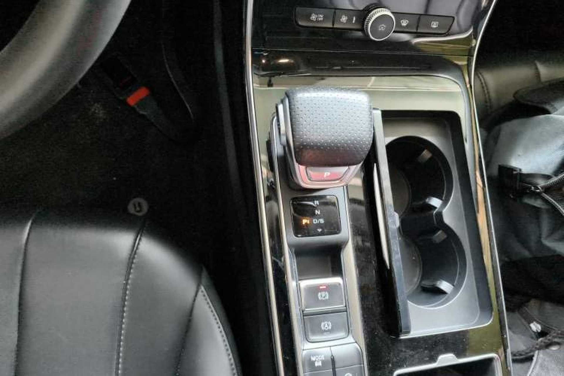 Used Roewe RX5 MAX 2021 Supreme Series 400TGI Automatic Luxury Cabin Edition Gear Lever