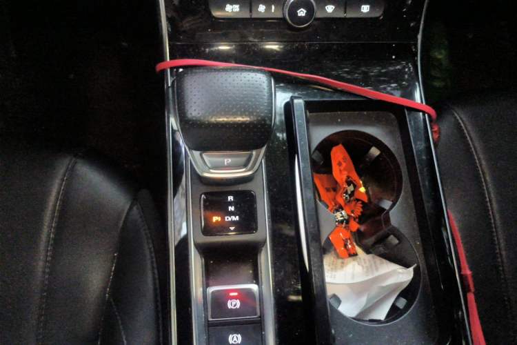 Used Roewe RX5 MAX 2021 Supreme Series 300TGI Automatic Luxury Cabin Edition Gear Lever