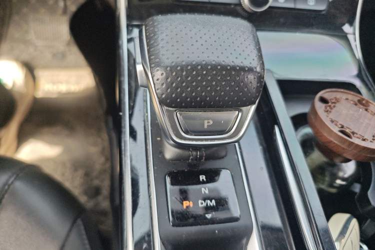 Used Roewe RX5 MAX 2021 Supreme Series 300TGI Automatic Luxury Cabin Edition Gear Lever