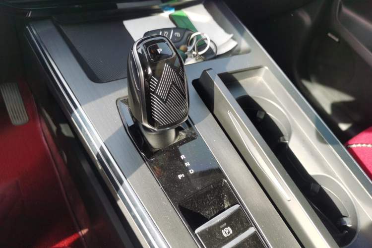 Used Roewe RX5 MAX 2021 Supreme Series 300TGI Automatic Luxury Cabin Edition Gear Lever