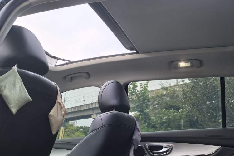 Used Roewe RX5 MAX 2021 Supreme Series 400TGI Automatic Luxury Cabin Edition Headliner