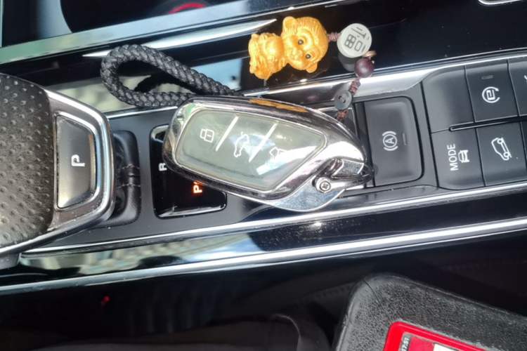 Used Roewe RX5 MAX 2021 Supreme Series 400TGI Automatic Smart Cabin Prestige Edition Interior 1