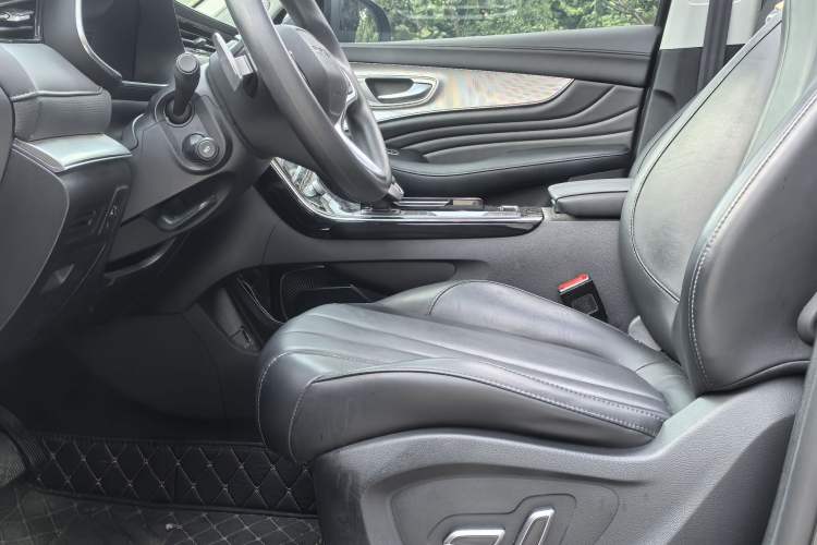 Used Roewe RX5 MAX 2021 Supreme Series 400TGI Automatic Luxury Cabin Edition Interior 1