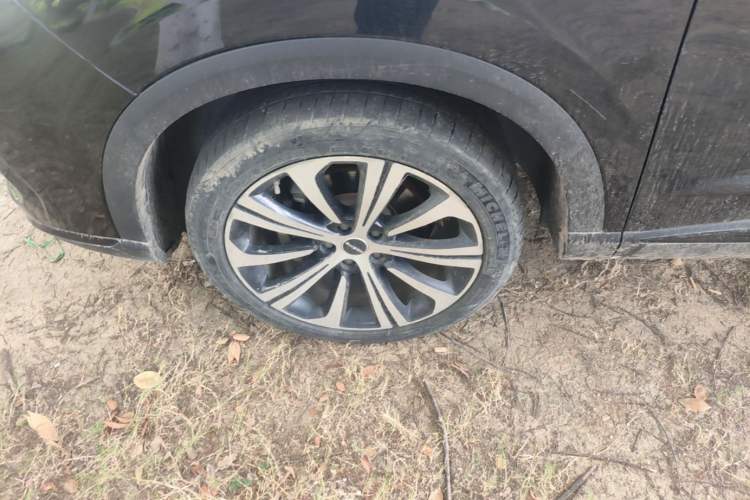 Used Roewe RX5 MAX 2021 Supreme Series 400TGI Automatic Luxury Cabin Edition Left Front Wheel Hub