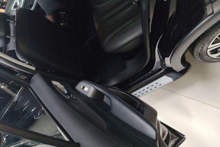 Used Roewe RX5 MAX 2021 Supreme Series 400TGI Automatic Smart Cabin Prestige Edition Left Rear Door Interior