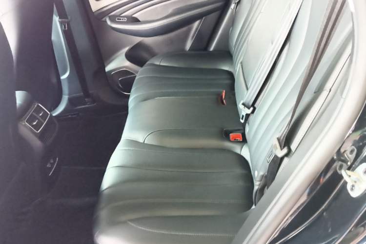 Used Roewe RX5 MAX 2021 Supreme Series 400TGI Automatic Luxury Cabin Edition Left Rear Seat