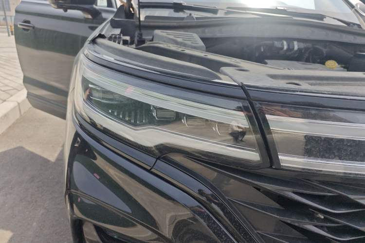Used Roewe RX5 MAX 2021 Supreme Series 300TGI Automatic Luxury Cabin Edition Right Front Headlight