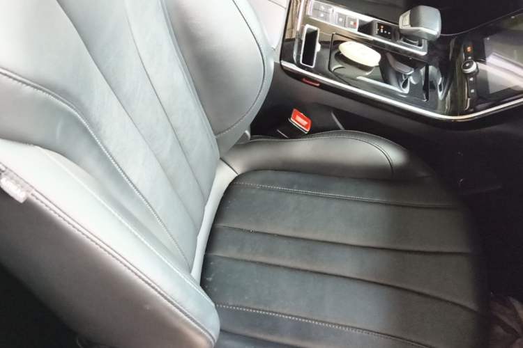 Used Roewe RX5 MAX 2021 Supreme Series 400TGI Automatic Luxury Cabin Edition Right Front Seat