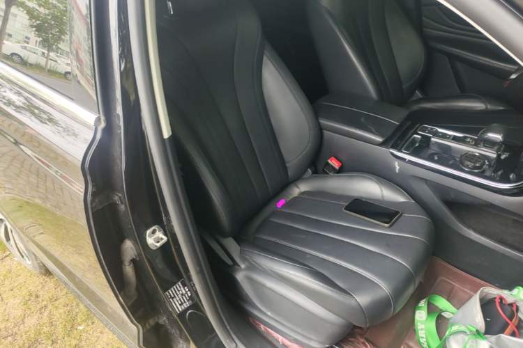 Used Roewe RX5 MAX 2021 Supreme Series 400TGI Automatic Luxury Cabin Edition Right Front Seat