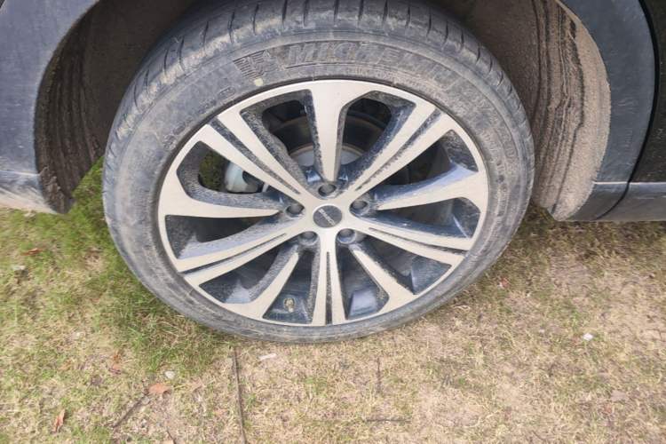Used Roewe RX5 MAX 2021 Supreme Series 400TGI Automatic Luxury Cabin Edition Right Rear Wheel Hub