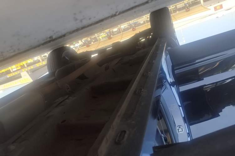 Used Roewe RX5 MAX 2021 Supreme Series 400TGI Automatic Luxury Cabin Edition Right Side Sill