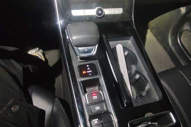 Used Roewe RX5 MAX 2021 Supreme Series 300TGI Automatic Smart Cabin Prestige Edition Gear Lever