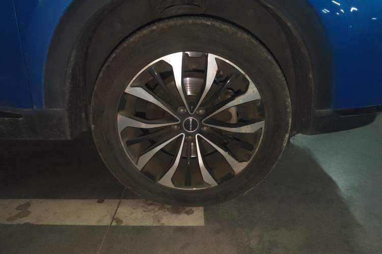 Used Roewe RX5 MAX 2021 Supreme Series 300TGI Automatic Smart Cabin Prestige Edition Right Front Wheel Hub