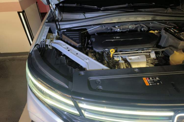 Used Roewe RX5 MAX 2021 Supreme Series 400TGI Automatic Luxury Cabin Edition Engine Bay Right
