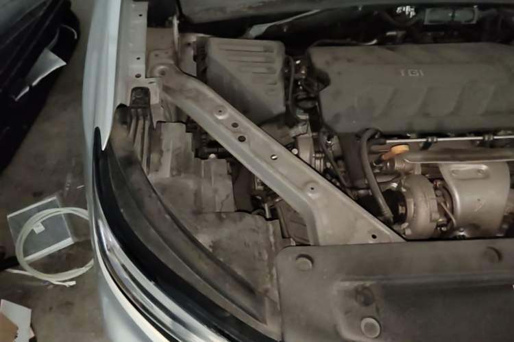 Used Roewe RX5 MAX 2021 Supreme Series 400TGI Automatic Smart Cabin Prestige Edition Engine Bay Right