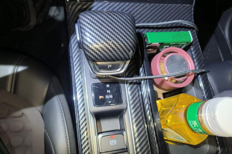 Used Roewe RX5 MAX 2021 Supreme Series 400TGI Automatic Luxury Cabin Edition Gear Lever