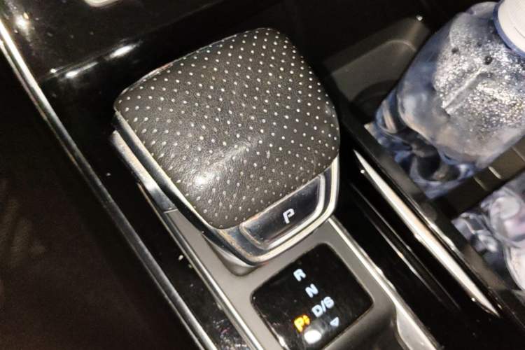 Used Roewe RX5 MAX 2021 Supreme Series 400TGI Automatic Smart Cabin Prestige Edition Gear Lever