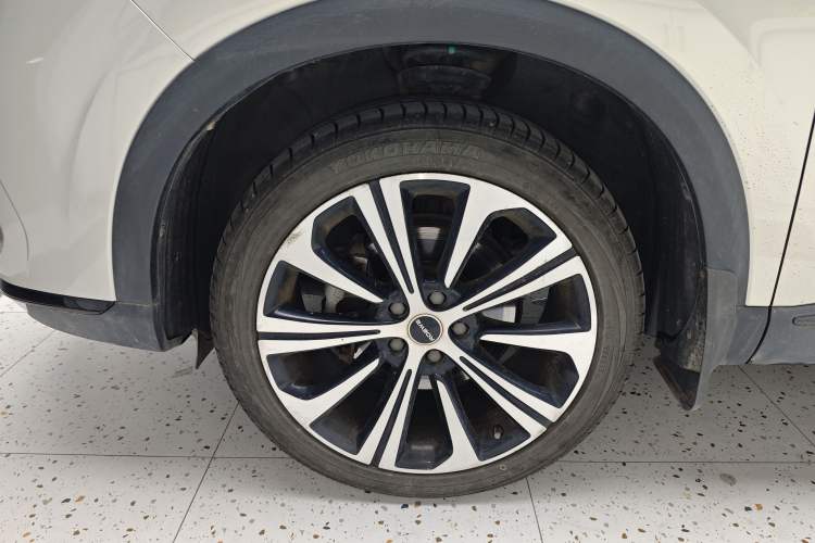 Used Roewe RX5 MAX 2021 Supreme Series 400TGI Automatic Smart Cabin Prestige Edition Left Front Wheel Hub