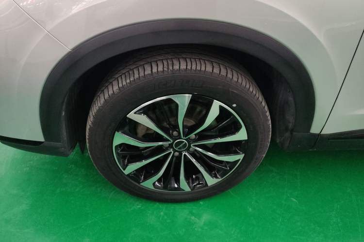 Used Roewe RX5 MAX 2021 Supreme Series 300TGI Automatic Luxury Cabin Edition Left Front Wheel Hub