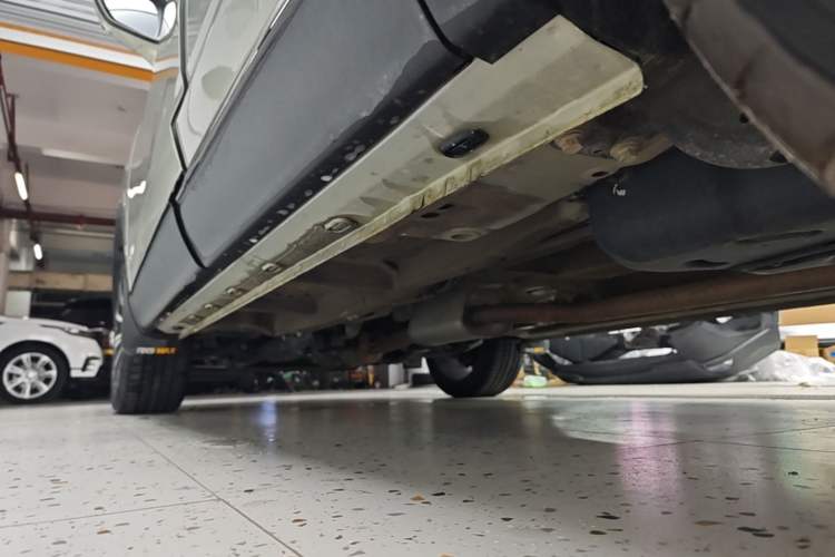 Used Roewe RX5 MAX 2021 Supreme Series 400TGI Automatic Smart Cabin Prestige Edition Left Side Sill