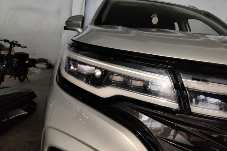 Used Roewe RX5 MAX 2021 Supreme Series 400TGI Automatic Smart Cabin Prestige Edition Right Front Headlight