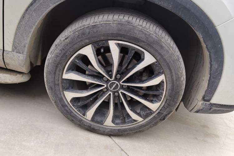 Used Roewe RX5 MAX 2021 Supreme Series 300TGI Automatic Luxury Cabin Edition Right Front Wheel Hub