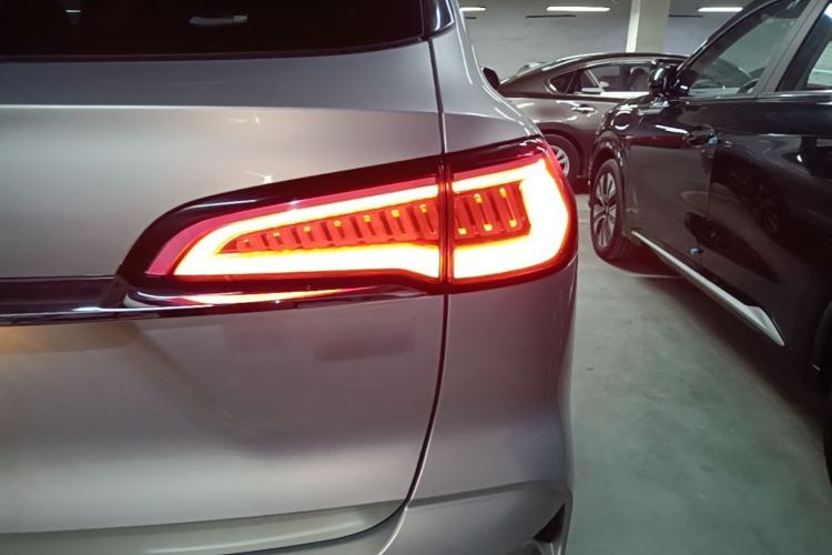Used Roewe RX5 MAX 2021 Supreme Series 400TGI Automatic Smart Cabin Prestige Edition Right Rear Taillight