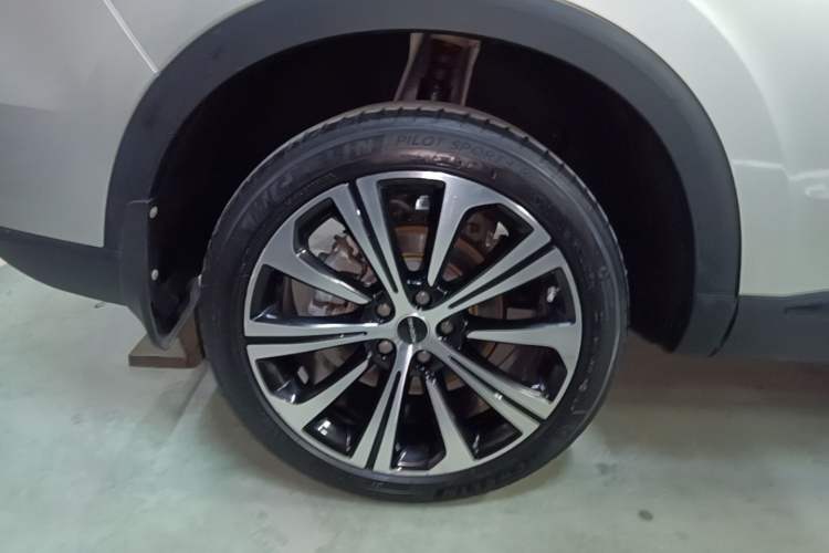 Used Roewe RX5 MAX 2021 Supreme Series 400TGI Automatic Smart Cabin Prestige Edition Right Rear Wheel Hub