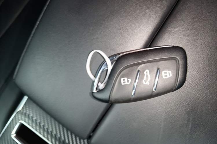 Used Roewe RX5 MAX 2021 Supreme Series 400TGI Automatic Smart Cabin Prestige Edition Vehicle Key