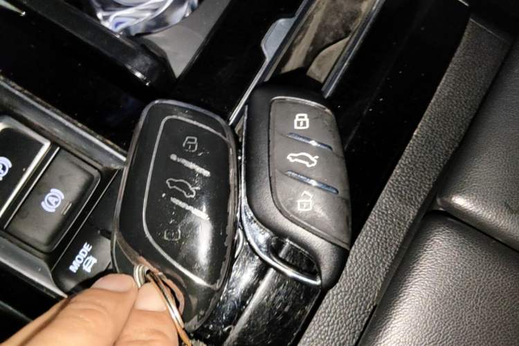Used Roewe RX5 MAX 2021 Supreme Series 400TGI Automatic Smart Cabin Prestige Edition Vehicle Key