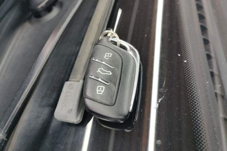 Used Roewe RX5 MAX 2021 Supreme Series 300TGI Automatic Luxury Cabin Edition Vehicle Key
