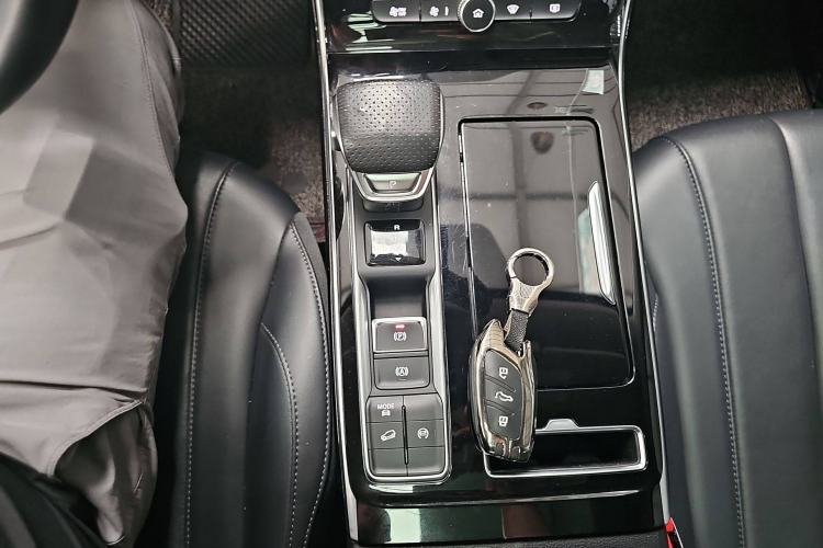 Used Roewe RX5 MAX 2021 Supreme Series 400TGI Automatic Luxury Cabin Edition Interior 6
