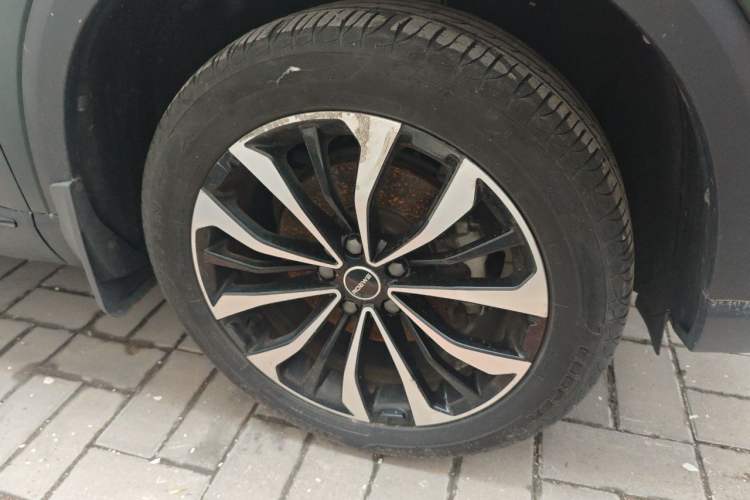 Used Roewe RX5 MAX 2021 Supreme Series 300TGI Automatic Smart Cabin Edition Right Front Wheel Hub