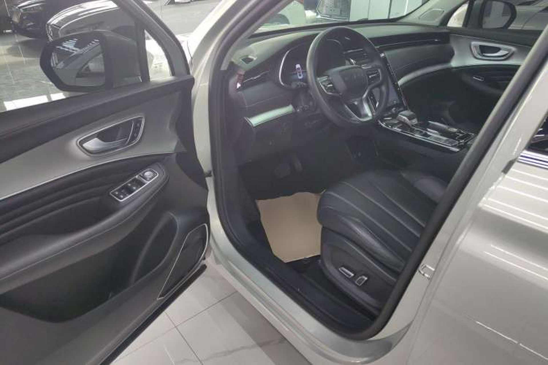 Used Roewe RX5 MAX 2021 Supreme Series 400TGI Automatic Luxury Cabin Edition Driver Seat
