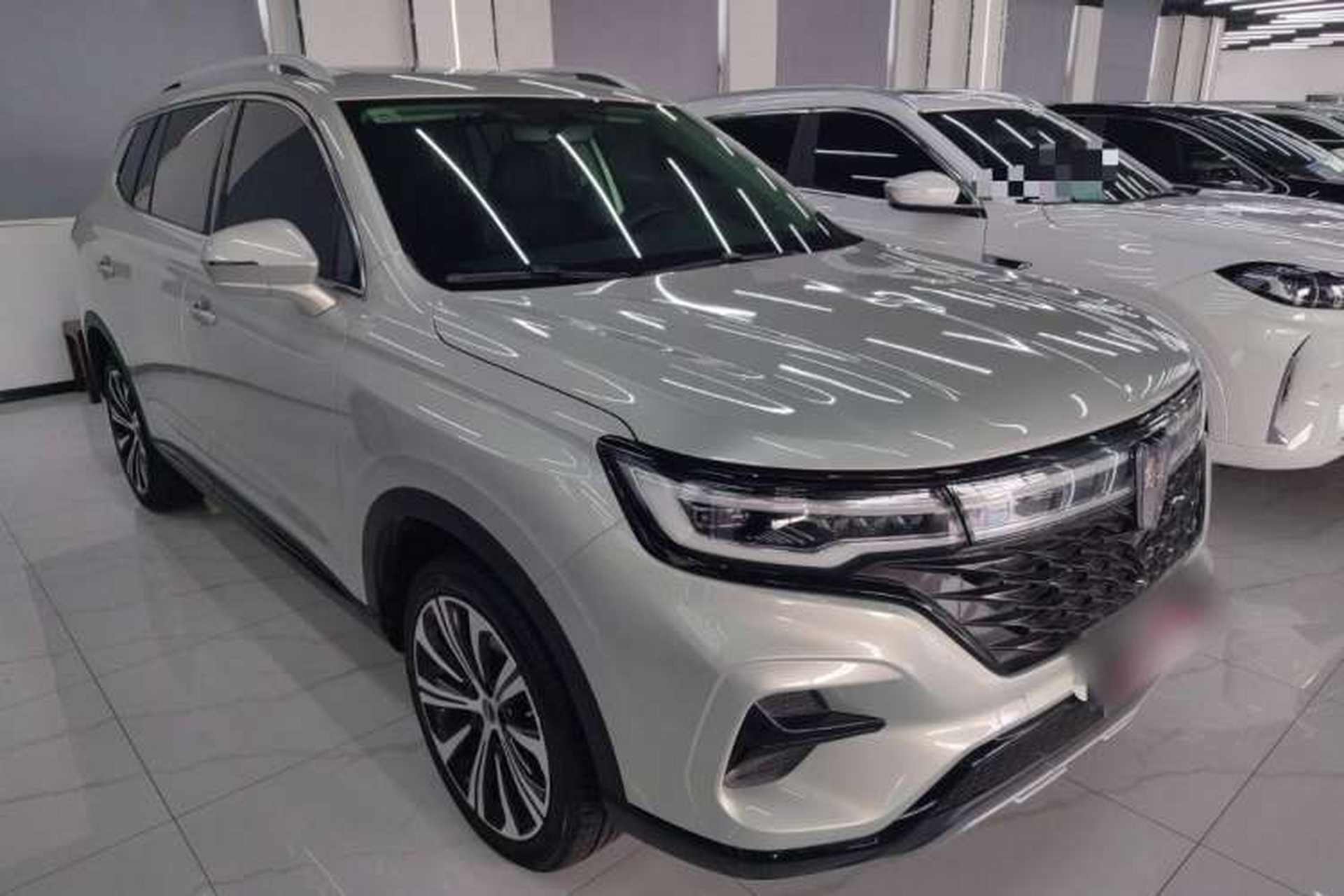 Used Roewe RX5 MAX 2021 Supreme Series 400TGI Automatic Luxury Cabin Edition Front Right 45 Deg